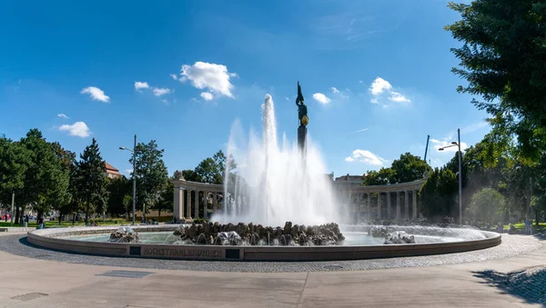 Vienne Autriche Septembre 2022 Fontaine Statue Mémorial Guerre Soviétique Sur — Photo