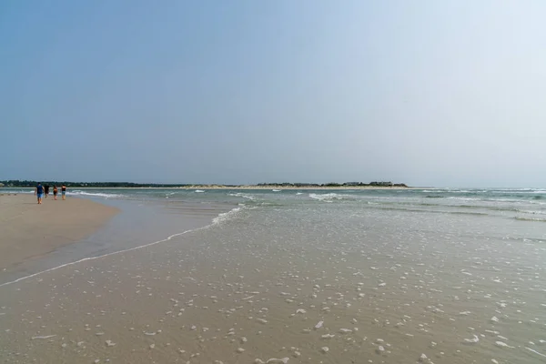 Вид Пляж Гаттсвилл Окомберс Направляющихся Острову Шелл Яркий Летний День — стоковое фото