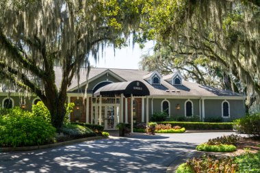 Murrells Inlet, ABD: 20 Eylül 2023: Wachesaw Plantation Club, Murrells Inlet 'te Kimbals Restoranı