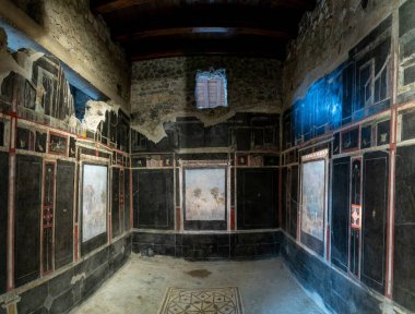 Pompei, İtalya - 25 Kasım 2023: Pompei antik kentinde bir soylu evinde fresk duvar sanatı