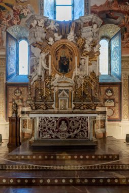 Orvieto, İtalya - 18 Kasım 2023: Hsitoric Orvieto Katedrali 'nde kilise ve sunak