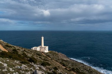 Güney İtalya 'da Punta Palascia Deniz Feneri ve Capo d' Otranto manzarası
