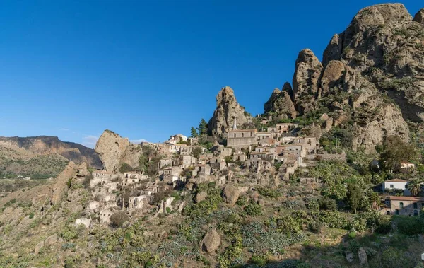 stock image Pentedattilo, Italy - 16 December, 2023: view of the Aspromonte ghost town of Pentedattilo in Calabria