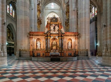 Segovia, İspanya - 7 Nisan 2024: Segovia Katedrali 'nin retrokorosu