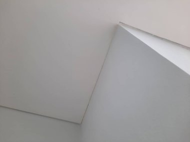 Temiz mimari kavşağı gösteren minimalist tasarım ayrıntıları