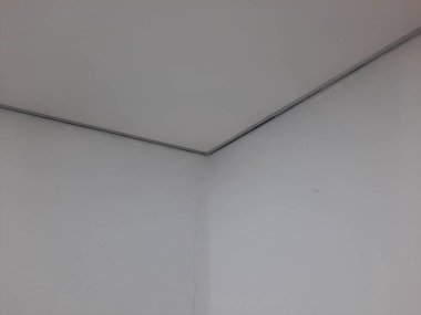 Temiz mimari kavşağı gösteren minimalist tasarım ayrıntıları