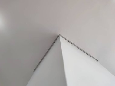 Temiz mimari kavşağı gösteren minimalist tasarım ayrıntıları