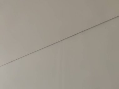 Modern, geometrik bileşim ile tavan kesişiminin soyut perspektifi