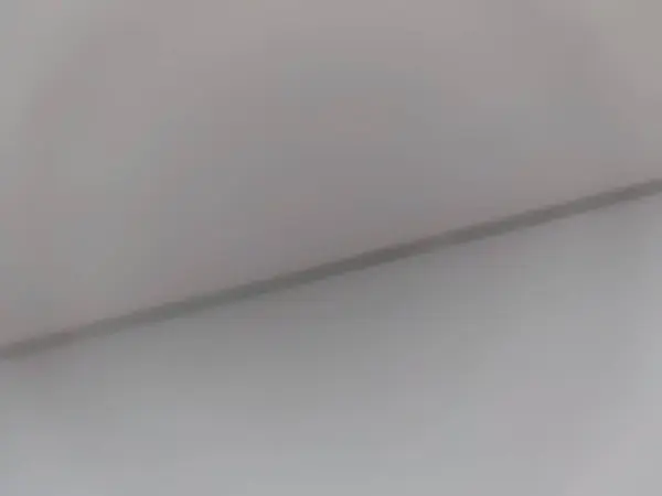Modern, geometrik bileşim ile tavan kesişiminin soyut perspektifi