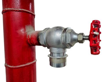 Kırmızı saplı itfaiye vanası, endüstriyel güvenlik, yangın güvenliği, endüstriyel ekipman, inşaat alanı, acil durum sistemi için harika. Beyaz arkaplanda izole