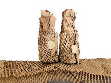 Ticarette ve tasarımda doğal ve çevre dostu ürünleri markalaştırmak için dekoratif kraft tüp ambalajı. Beyaz arkaplanda izole