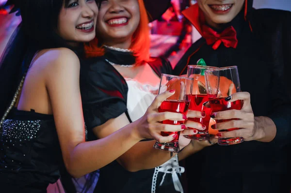 魅惑的なハロウィーンシーズンを祝います アジアスタイルのハロウィーンハントパーティー 伝統と明るい喜びの融合 文化の夜 楽しみを祝う — ストック写真