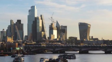 Avrupa Birleşik Krallık Londra şehir mimarisi ufuk çizgisi sokak manzarası, Londra şehrinin doğuşu, Thames Nehri üzerinde gün doğumu