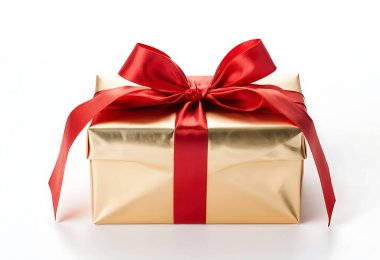 Lüks bir tatil sunumu için altın kağıda sarılmış hediye kutuları, kırmızı yay ve altın kağıtlı güzel paketlenmiş hediye kutuları..