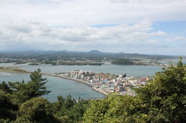 Kore 'nin Jeju Adası' ndaki tepenin manzarası. Yüksek kalite fotoğraf