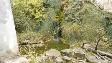 Eski bir binanın yıkıntıları. yüksek kaliteli fotoğraf