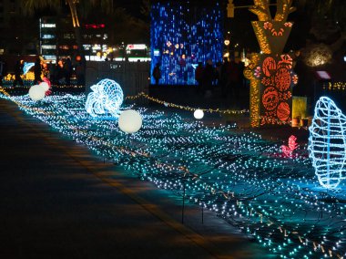 Tokyo, Japonya - 13 Aralık, 21: 18: Tokyo 'da Noel ağacı ışıkları.