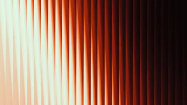 Cam gradyan turuncu krem sıcak çizgili desen, siyah üzerinde prizma etkisi olan zarif cam doku. Portakaldan krema sıcaklığında ve dikey çizgileri var.. 