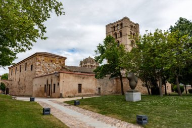 Varsayımın kilisesi ve Burgos köyündeki Bakire Meryem 'in Kutsal Meryem' i.