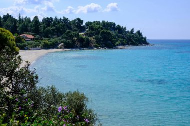 Arka plandaki güzel deniz manzarası