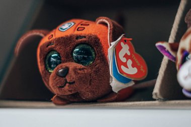 Çocuklar ve hayvanlar için oyuncaklar. oyuncak ayı.