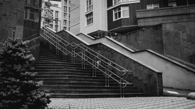 Şehrin modern binası