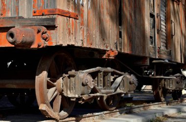 Eski demiryolu vagonları, 19. yüzyılın sonlarında, demiryolu parkında, Cipolletti şehrinde, Arjantin Patagonya