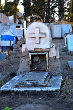 Belediye mezarlığı, Cadılar Bayramı, ölüler günü.