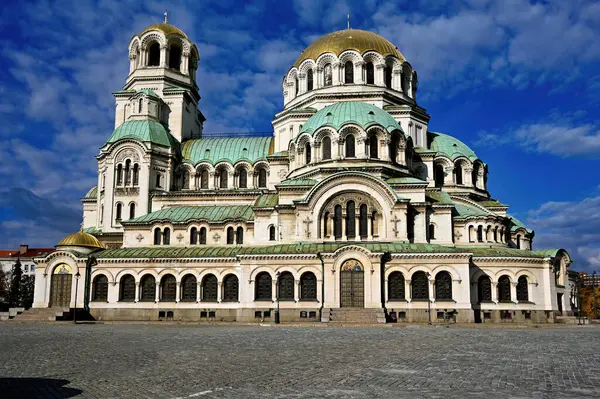 Alexander Newski katedrali. Kurtarıcı İsa Katedrali, Bulgar Ortodoks Kilisesi 'nin Patriklik Katedrali ve idari koltuğudur.