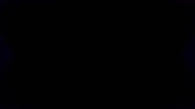 Renkli simetriyle gezgin kaleydoskop hareketi