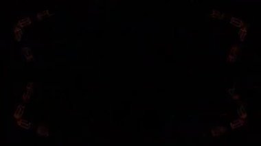 Renkli simetriyle gezgin kaleydoskop hareketi