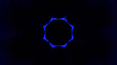 Renkli simetriyle gezgin kaleydoskop hareketi