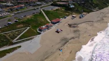 Kaliforniya, Redondo Sahili 'ndeki Rat Beach' te Cankurtaran Kulesi 'nin etrafında güzel bir spiral.