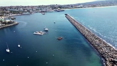 Puerto de la Cruz, Tenerlife, İspanya 'daki kumsal manzarası.