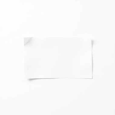 beyaz arkaplanda beyaz boş kağıt kart.