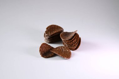 Hafif arka planda çikolata parçacıkları. Yüksek kalite fotoğraf