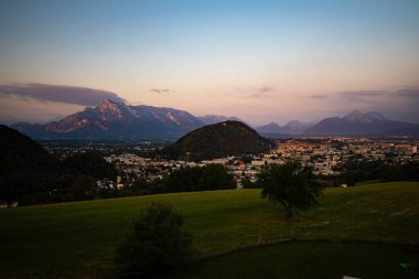 Güzel bir gün batımı manzarası, Salzburg, Avusturya