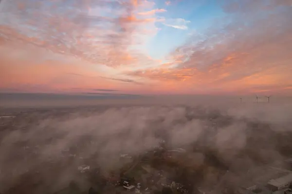 Şehrin üzerinde güzel bir gün batımı