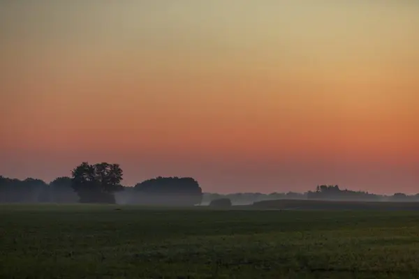Alanında güzel gündoğumu