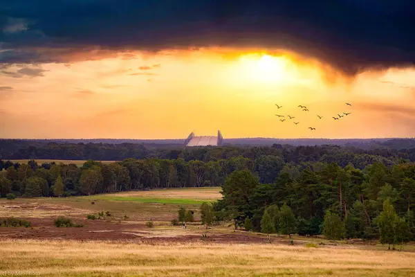 Akşamları St. Nicholas Kilisesi