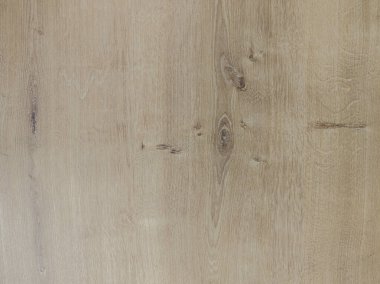 Yüzeyde belirgin tahıl desenleri ve düğümleri olan açık renkli bir ahşap dokusu var. Bu da kırsal ama zarif bir his sağlıyor. İç mimari veya döşeme uygulamaları için ideal..