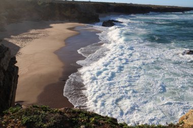 Deniz kıyısının güzel manzarası