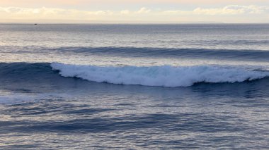 Güzel deniz manzarası ve okyanus.