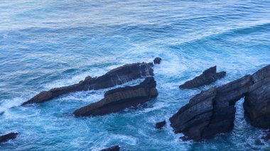 Deniz kıyısının güzel manzarası
