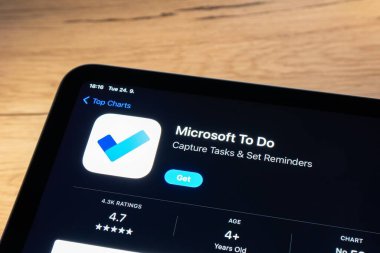 OSTRAVA, CZECHIA - 24 Eylül 2024: Microsoft To Do hatırlatıcı uygulaması yüklenmek üzere uygulama mağazası