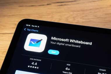 OSTRAVA, CZECHIA - 24 Eylül 2024: Microsoft Whiteboard üretkenlik uygulaması kurulacak uygulama mağazası