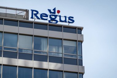 OSTRAVA, CZECHIA - 28 Eylül 2023: Regus şirketinin Sanal Ofisleri