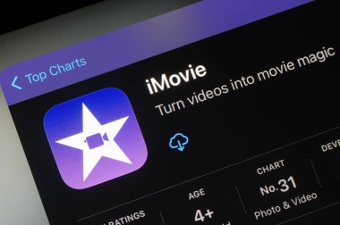 OSTRAVA, CZECHIA - 27 Temmuz 2024: Apple iMovie mobil video düzenleme uygulamalı uygulama