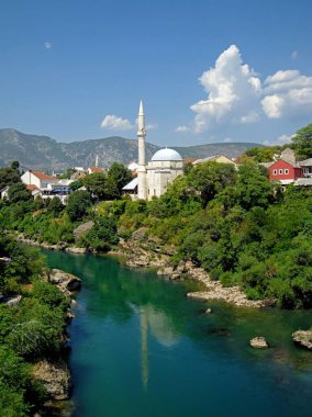 Mostar kenti, Koski Mehmed Paşa Camii ve Bosna-Hersek 'teki Neretva Nehri