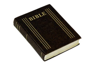 Beyaz izole edilmiş arkaplan üzerine kapalı kutsal İncil Hristiyan kitabı
